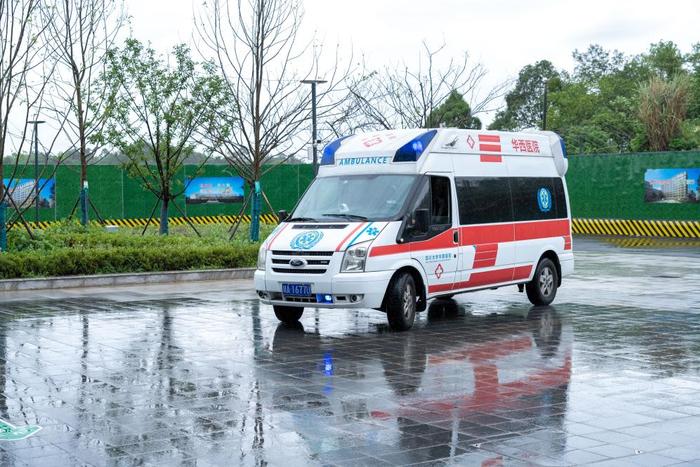 大運(yùn)會醫(yī)療服務(wù)演練 移動CT車、5G救護(hù)車與體檢車協(xié)同亮相